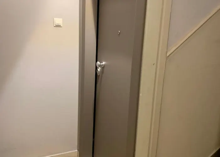 Menthe, Nilie Hospitality Mgmt